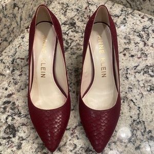 Anne Klein heels. Wine color. 7.5